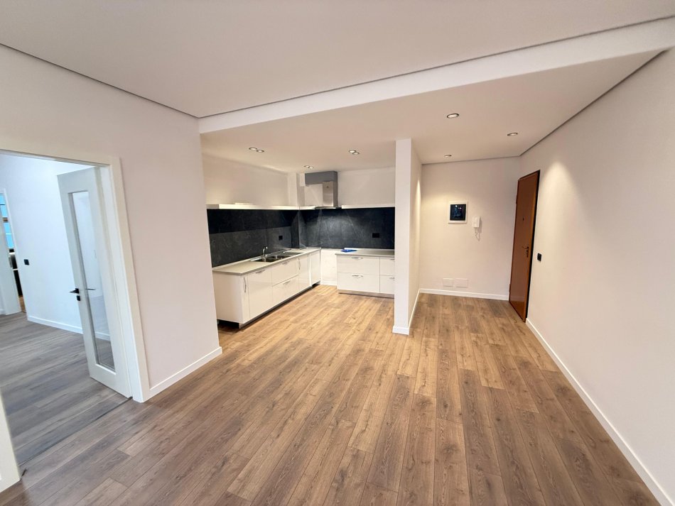 Shitet Apartament 2+1+2 tek (LIQENI I THATE , RRUGA HAMDI SINA)