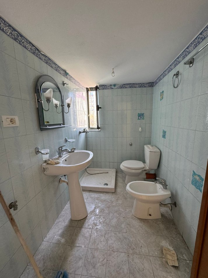 Durres, shitet apartament 2+1+Ballkon Kati 2, 84 m² 98.000 € (rruga Pavaresia)