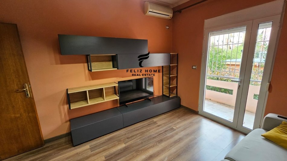 Tirane, jepet me qera apartament 1+1 Kati 2, 82 m² 550 € (21 DHJETORI)