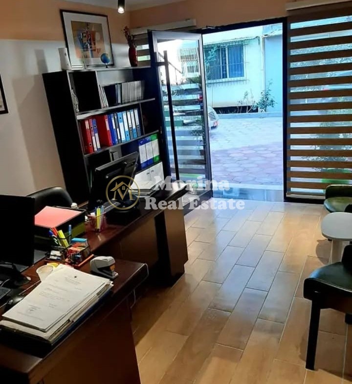 Tirane, shitet zyre Kati 1, 45 m² 95.000 € (Gjykata Civile)