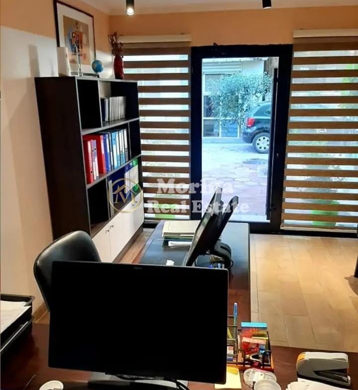 Tirane, shitet zyre Kati 1, 45 m² 95.000 € (Gjykata Civile)