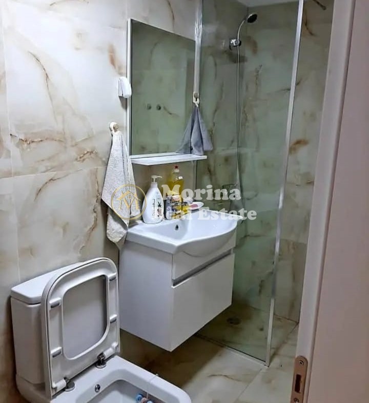 Tirane, shitet zyre Kati 1, 45 m² 95.000 € (Gjykata Civile)