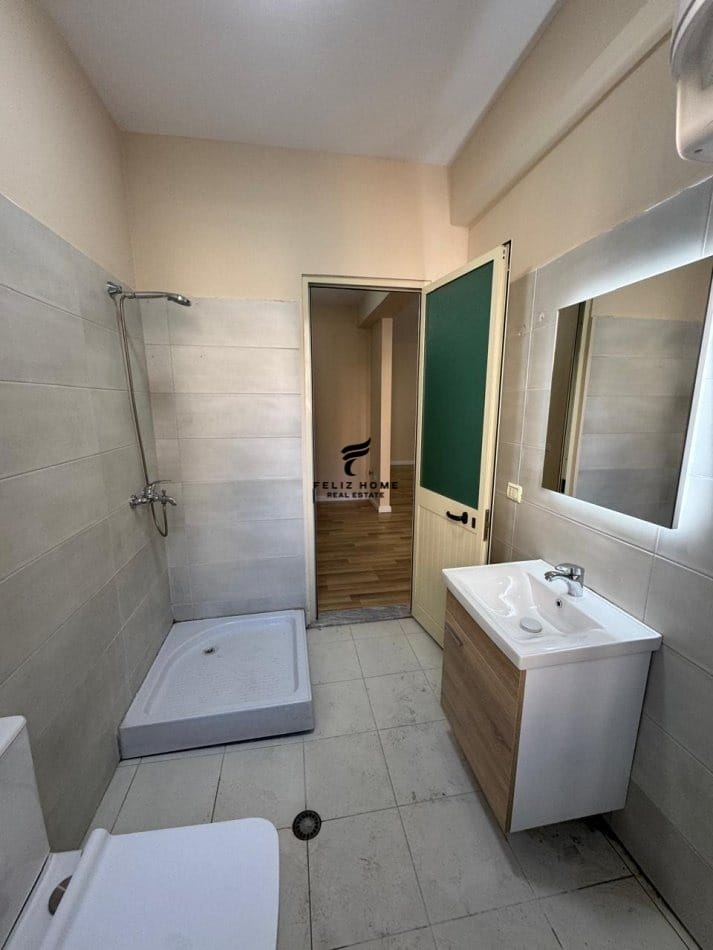 Tirane, shitet apartament 2+1 Kati 2, 83 m² 125.000 € (ASTIR)