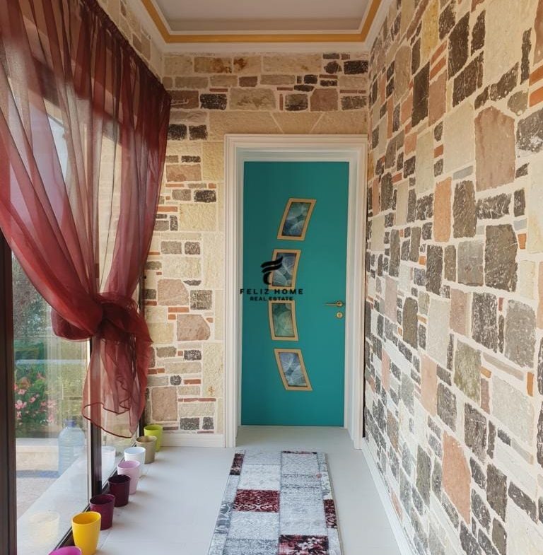 Tirane, shitet shtepi 2+1 Kati 1, 435 m² 190.000 € (PEZE HELMES)