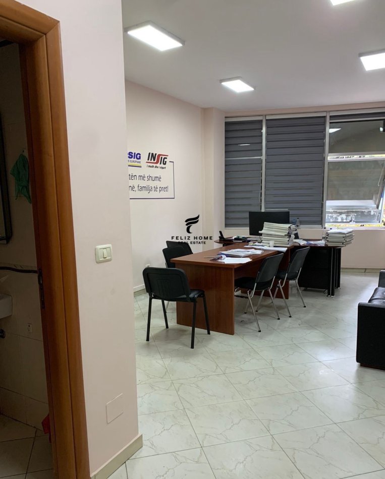 Tirane, jepet me qera zyre Kati 1, 38 m² 700 € (RRUGA ELBASANIT)