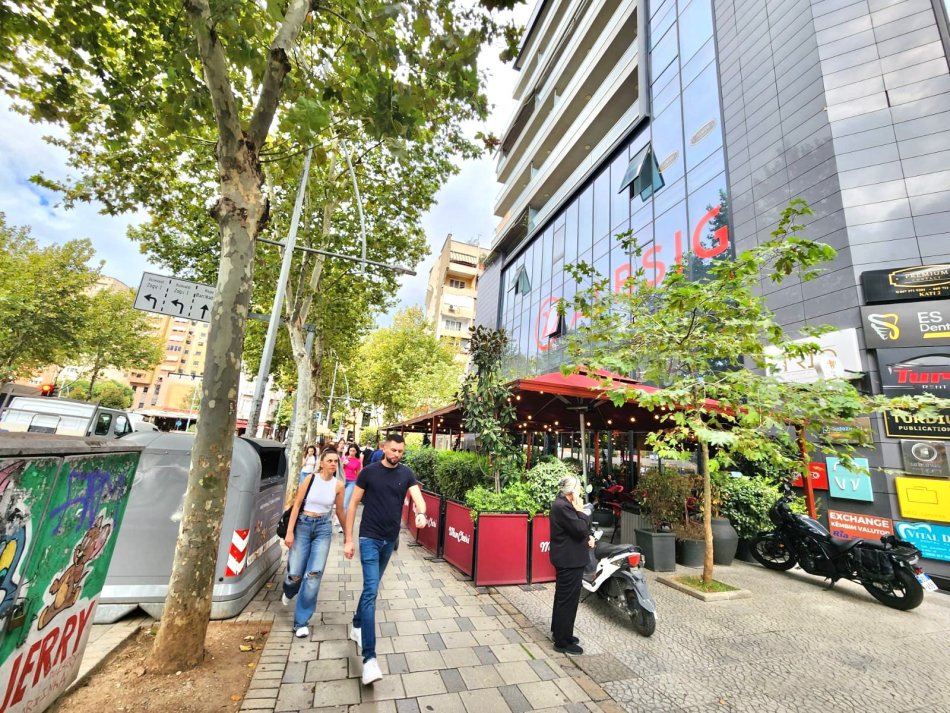 Me Qira: Ambient Multifunksinal 📍Fiks ne Qender - Turdiu Center, 9 Kateshet ( ne Zemer te Tiranes ) | 620m2 & Lartesia: 4m