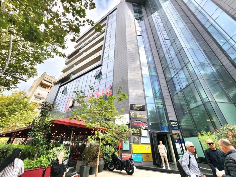 Me Qira: Ambient Multifunksinal 📍Fiks ne Qender - Turdiu Center, 9 Kateshet ( ne Zemer te Tiranes ) | 620m2 & Lartesia: 4m