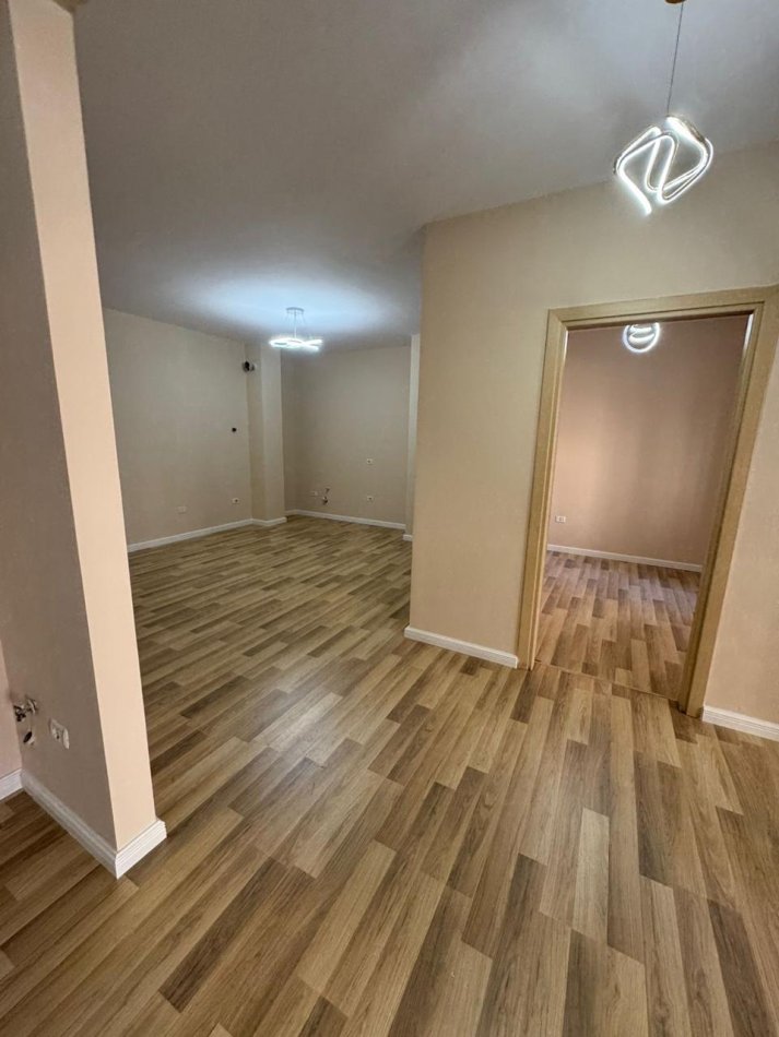 Tirane, shitet apartament 2+1+Ballkon Kati 2, 85 m² 125.000 € (Astir)