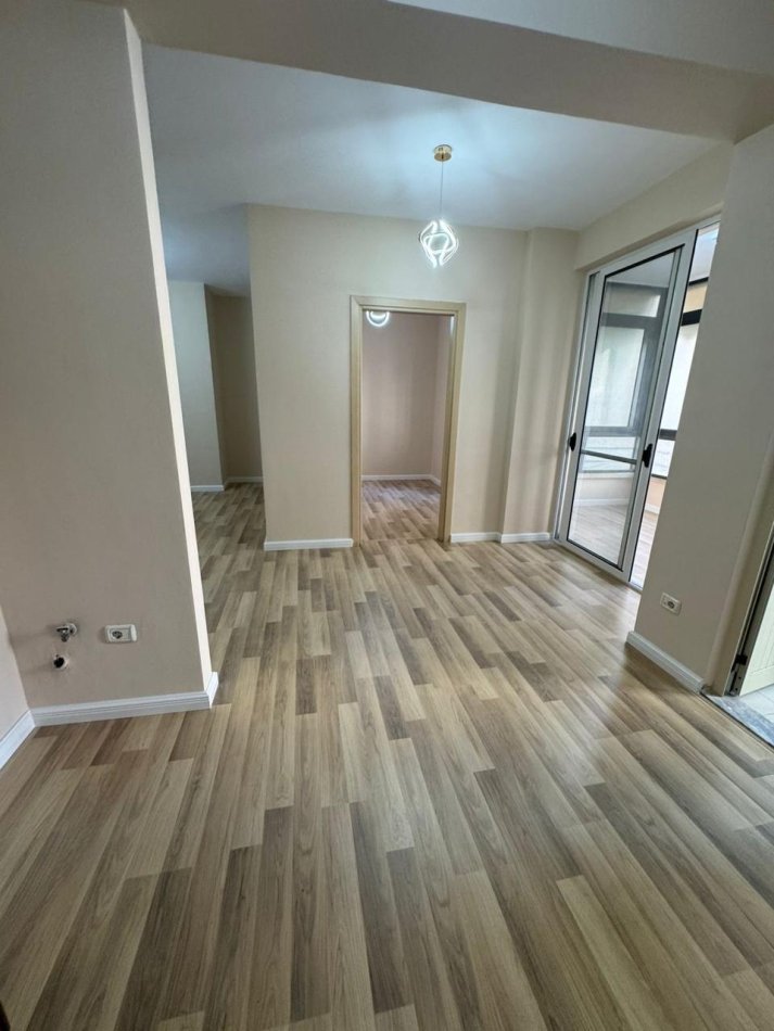 Tirane, shitet apartament 2+1+Ballkon Kati 2, 85 m² 125.000 € (Astir)