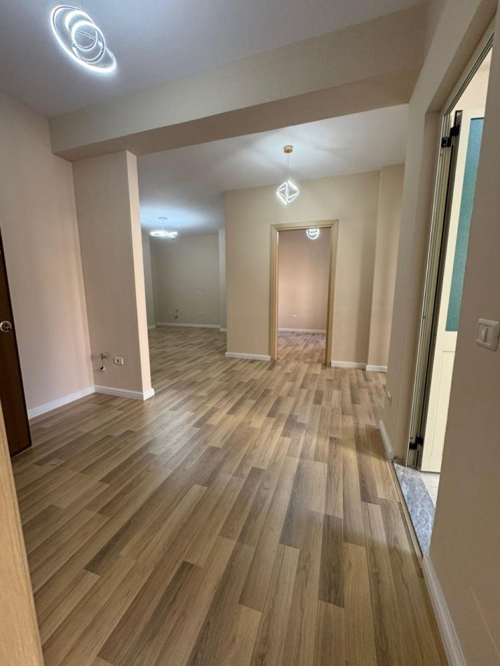 Tirane, shitet apartament 2+1+Ballkon Kati 2, 85 m² 125.000 € (Astir)