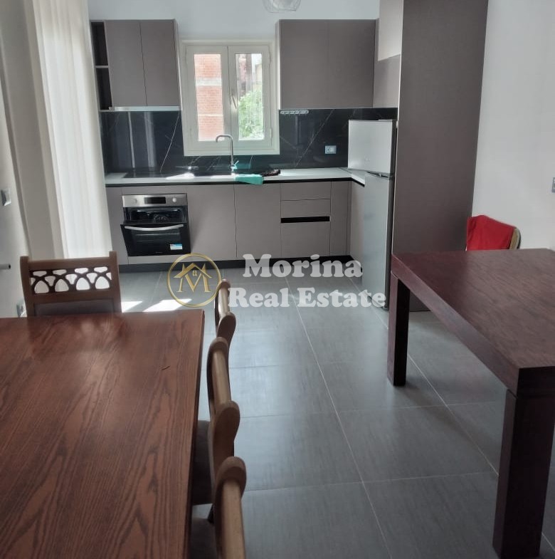 Tirane, jepet me qera shtepi 3+1 Kati 2, 115 m² 500 € (Kodra e Priftit)