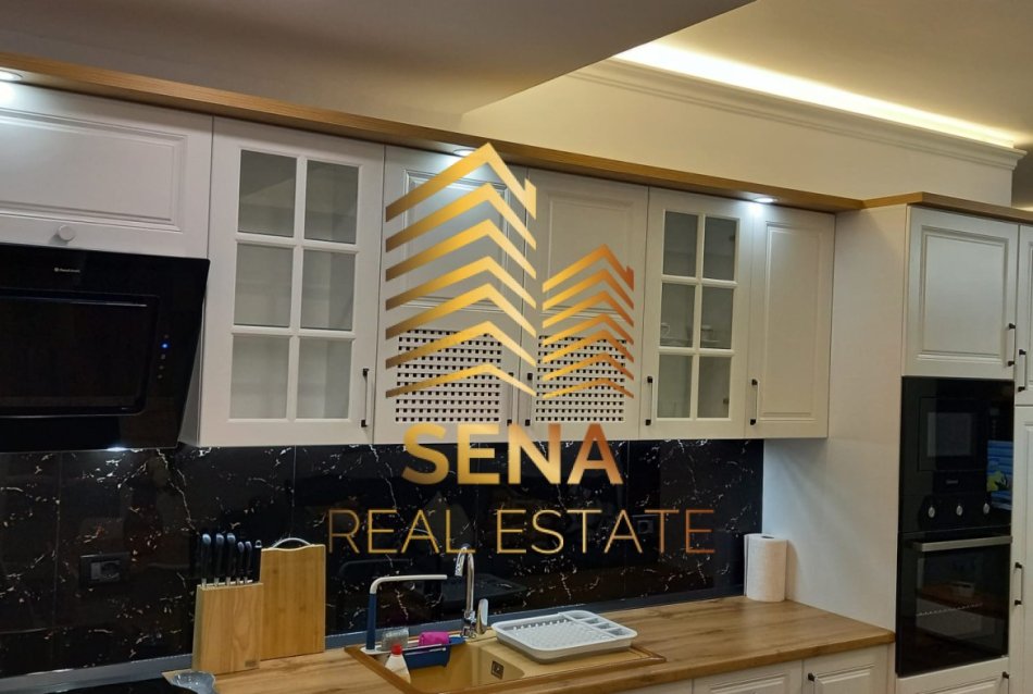 Tirane, jepet me qera apartament 1+1 Kati 4, 70 m² 700 € (Rruga Margarita Tutulani)