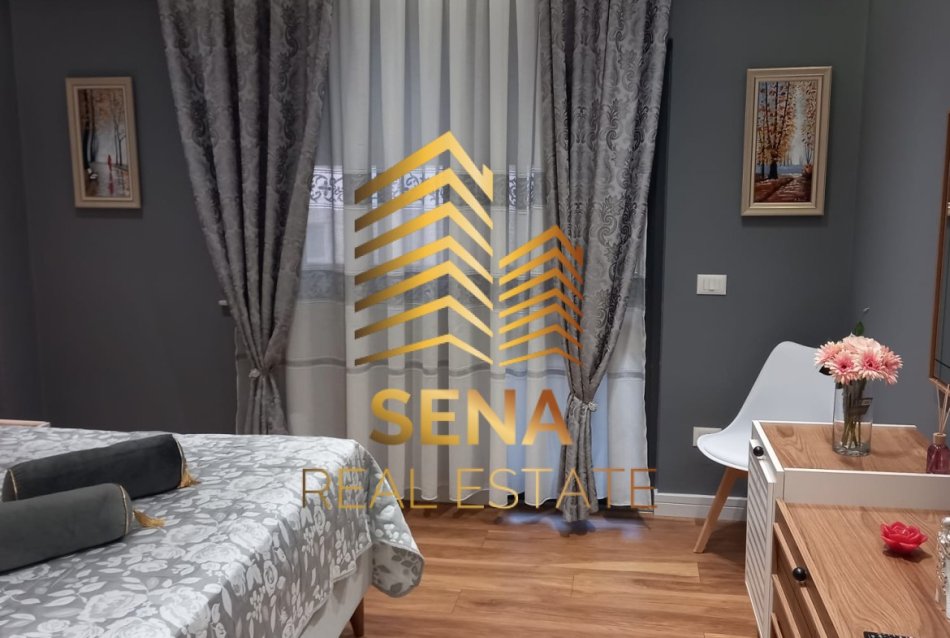 Tirane, jepet me qera apartament 1+1 Kati 4, 70 m² 700 € (Rruga Margarita Tutulani)