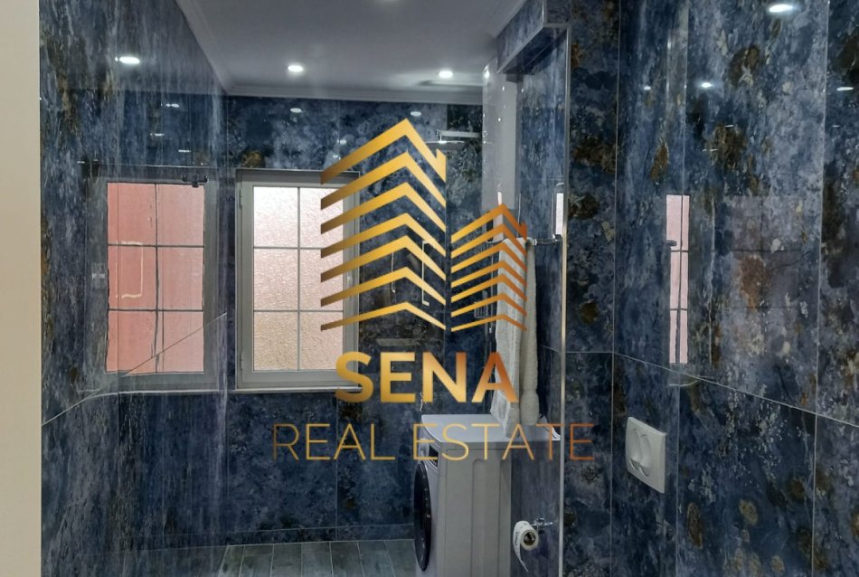 Tirane, jepet me qera apartament 1+1 Kati 4, 70 m² 700 € (Rruga Margarita Tutulani)