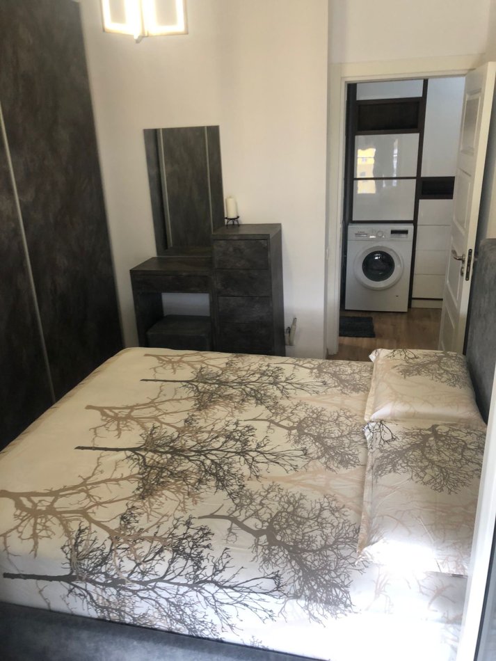 Tirane, jepet me qera apartament 1+1+Ballkon Kati 7, 63 m² 500 € (Ish Fusha e Aviacionit)