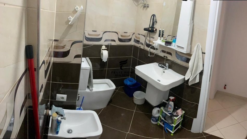 Tirane, shitet apartament 1+1+Ballkon Kati 3, 78 m² 94.000 € (YZBERISHT)