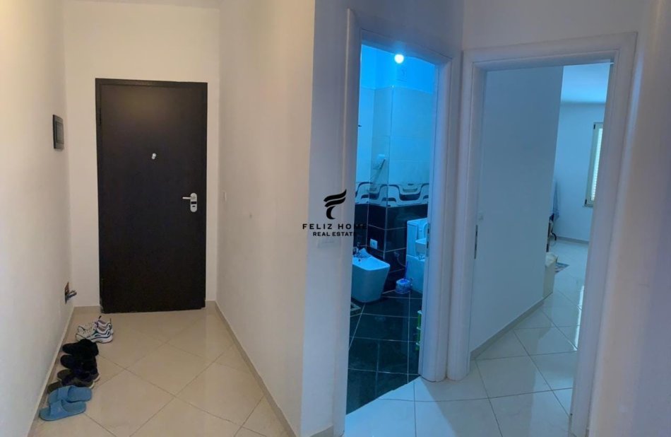 Tirane, shitet apartament 1+1+Ballkon Kati 3, 78 m² 94.000 € (YZBERISHT)