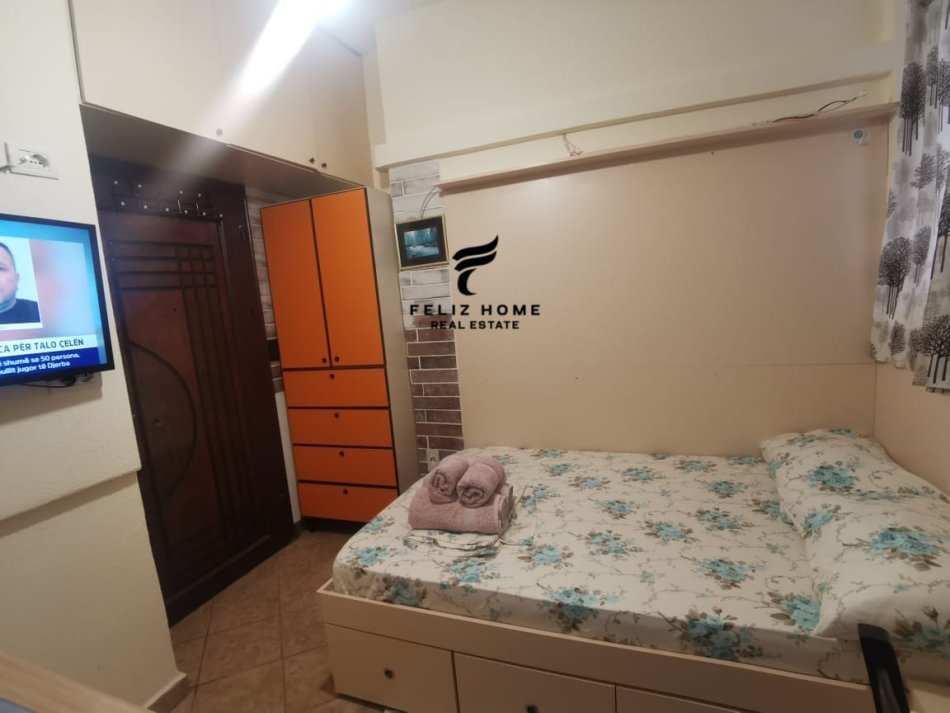 Tirane, jepet me qera garsonier 1+1 Kati 2, 30 m² 370 € (RRUGA 5 MAJI)