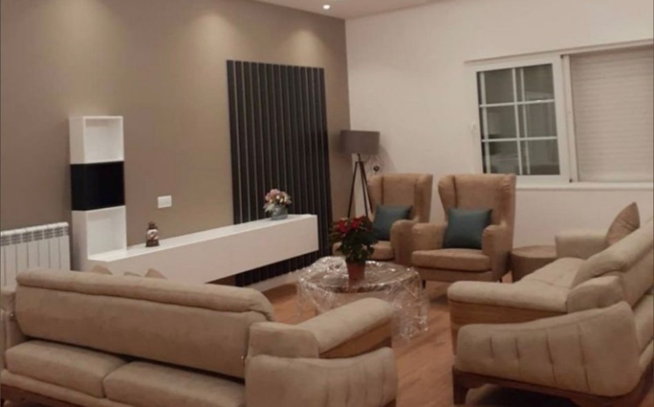 Tirane, jepet me qera apartament 1+1 Kati 2, 40 m² 400 € (Rruga Guri Madhi)
