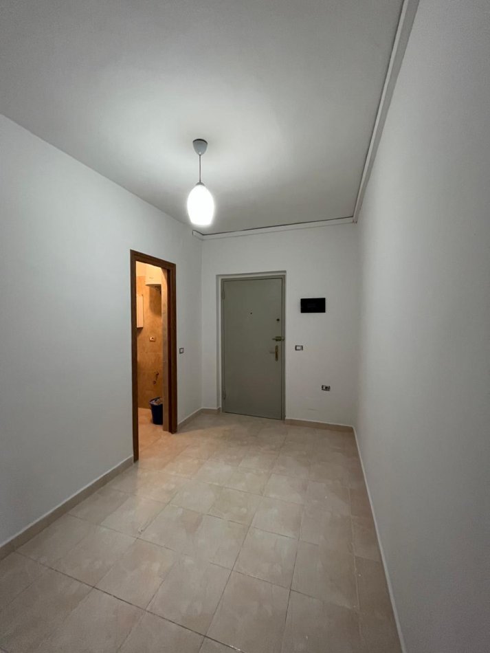 Tirane, shitet apartament 1+1 Kati 4, 56 m² 113.000 € (Bulevardi Zhan Dark)
