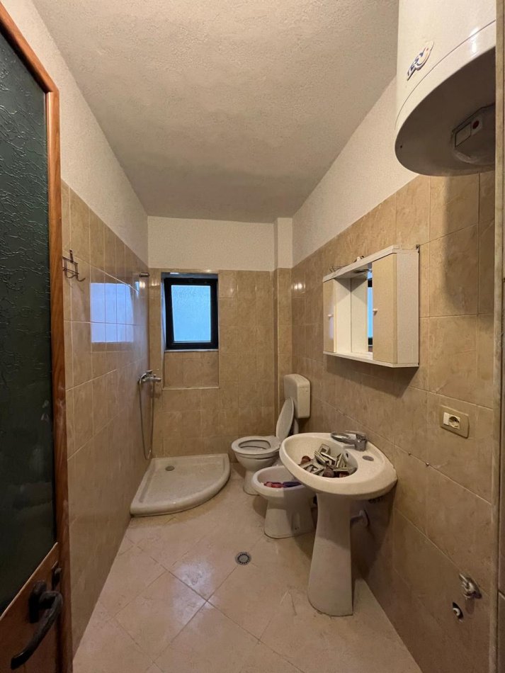Tirane, shitet apartament 1+1 Kati 4, 56 m² 113.000 € (Bulevardi Zhan Dark)