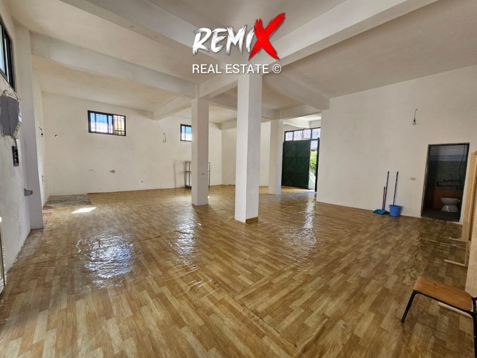Durres, jepet me qera magazine Kati 1, 150 m² 300 €