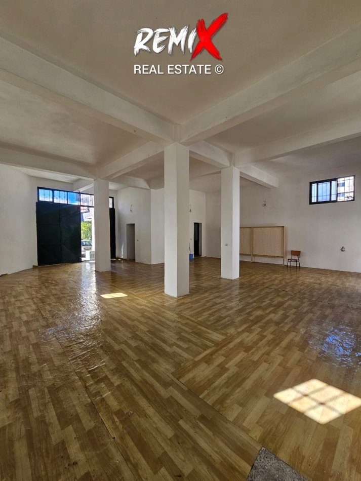 Durres, jepet me qera magazine Kati 1, 150 m² 300 €
