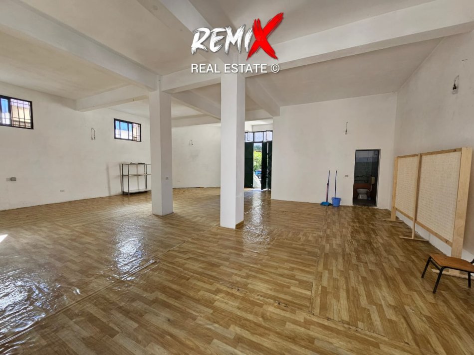 Durres, jepet me qera magazine Kati 1, 150 m² 300 €