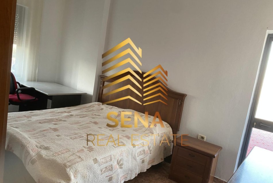 Tirane, jepet me qera apartament 2+1+Ballkon Kati 6, 95 m² 500 € (Rruga e Kavajes)