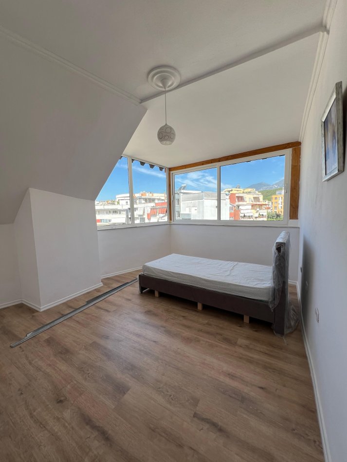 Tirane, shitet apartament 2+1 Kati 5, 108.000 € (Fresku)