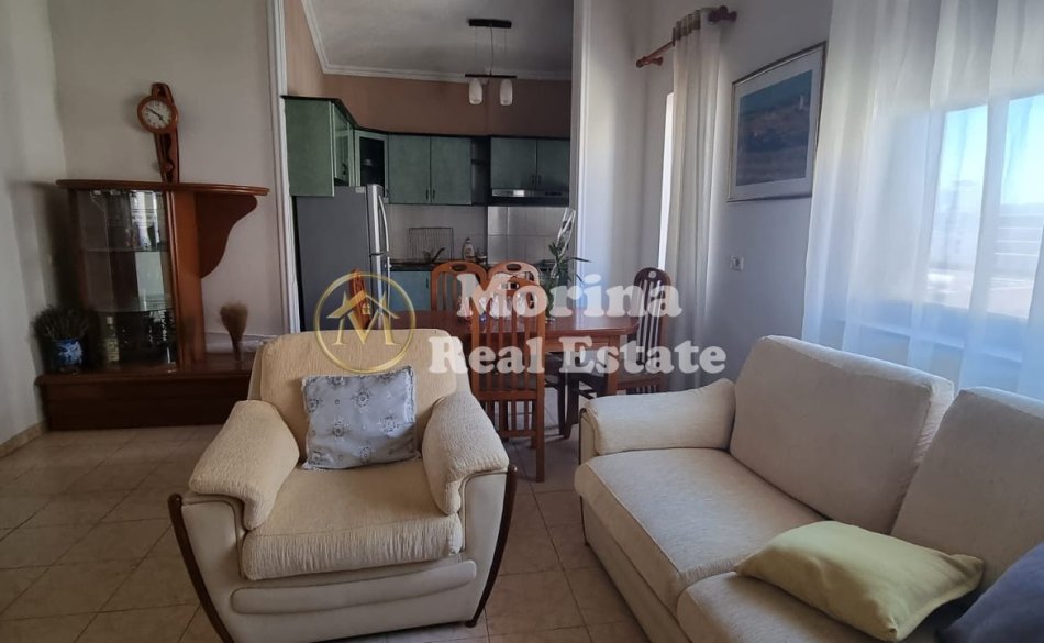 Tirane, jepet me qera apartament 2+1 Kati 5, 130 m² 600 € (Spitali Nr 5)
