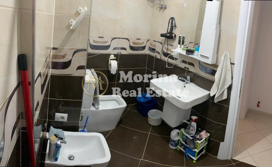 Tirane, shitet apartament 1+1 Kati 3, 84 m² 105.000 € (Yzberisht)
