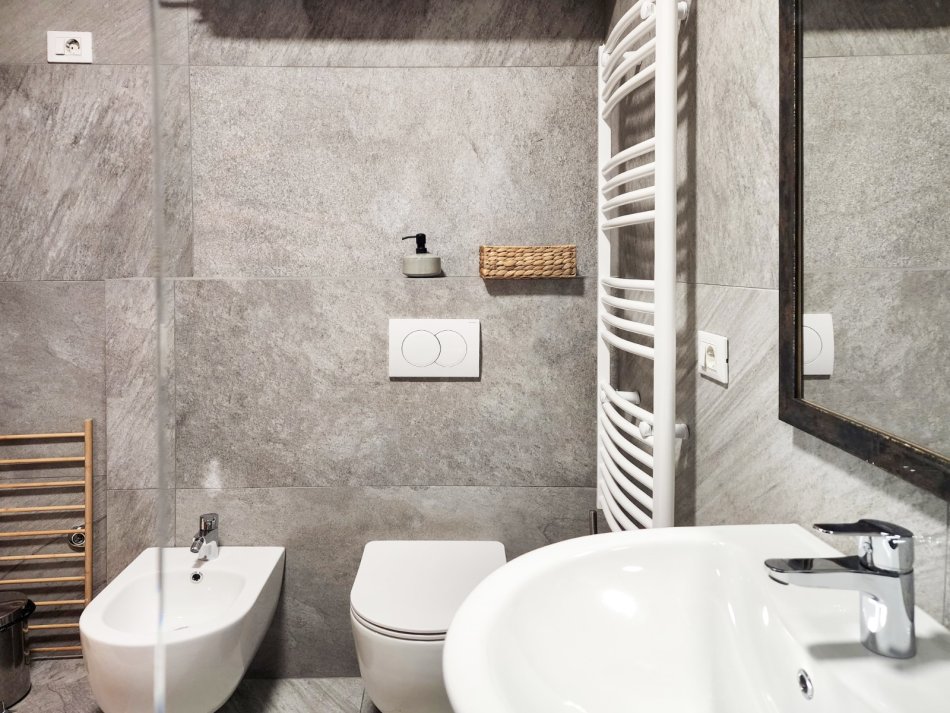 Cmim ofertë🔥 - Shitet: 3+1+2wc & 2Depo ( QENDER, Sheshi Skenderbej, - Galeria, brenda ) 355.000€ - k7, pllt i Ri - ( LOCATIONI ME TOP NE TIRANE)