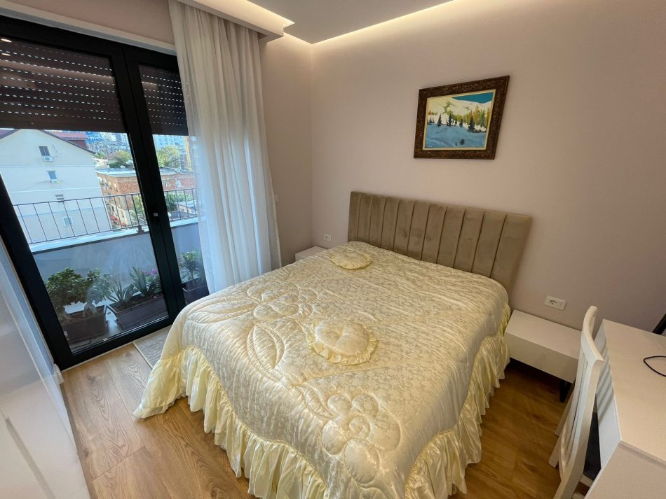 Tirane, jepet me qera apartament 1+1 Kati 6, 65 m² 650 € (Ish Stacioni i Trenit)