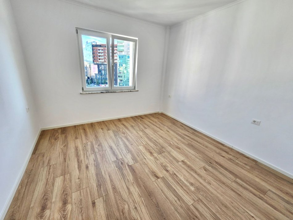 Shitet: 2+1+2wc & Ballkon 📍Zogu Zi * Ring Center, 100% i Rinovuar  - Location Perfekt ( 209,000€ )