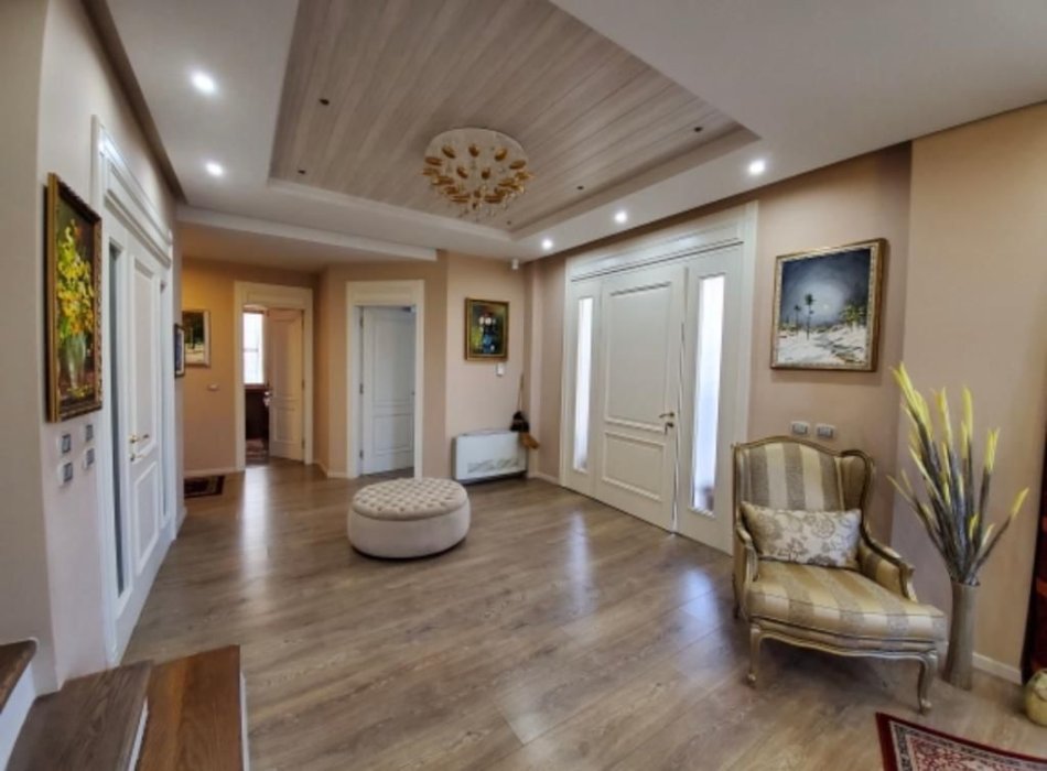 Tirane, shitet Vile 4+1 , 620 m² 1.300.000 € (AKACIA)