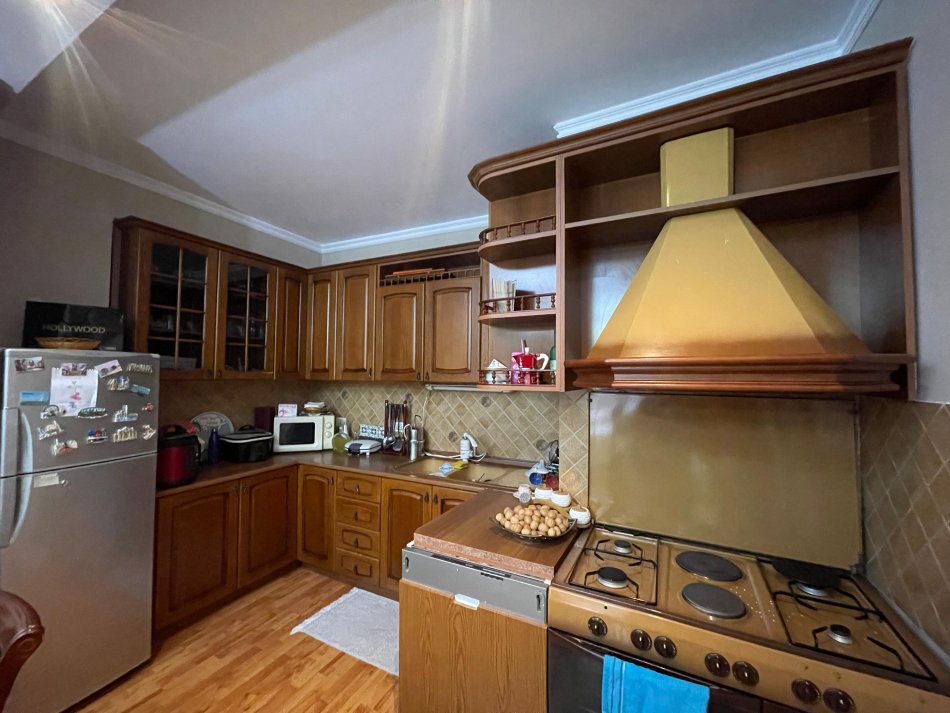 Tirane, shitet apartament 2+1+Aneks+Ballkon Kati 4, 120 m² 265.000 € 