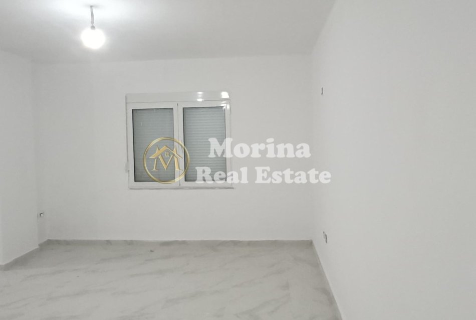 Tirane, jepet me qera apartament 3+1 Kati 6, 140 m² 400 € (Fresku)