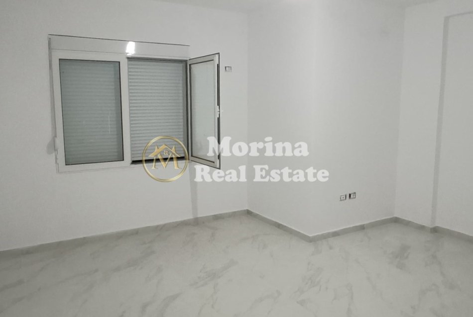 Tirane, jepet me qera apartament 3+1 Kati 6, 140 m² 400 € (Fresku)