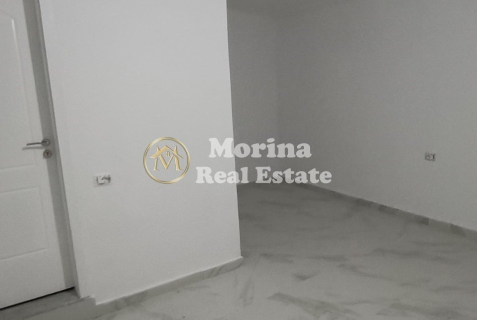 Tirane, jepet me qera apartament 3+1 Kati 6, 140 m² 400 € (Fresku)