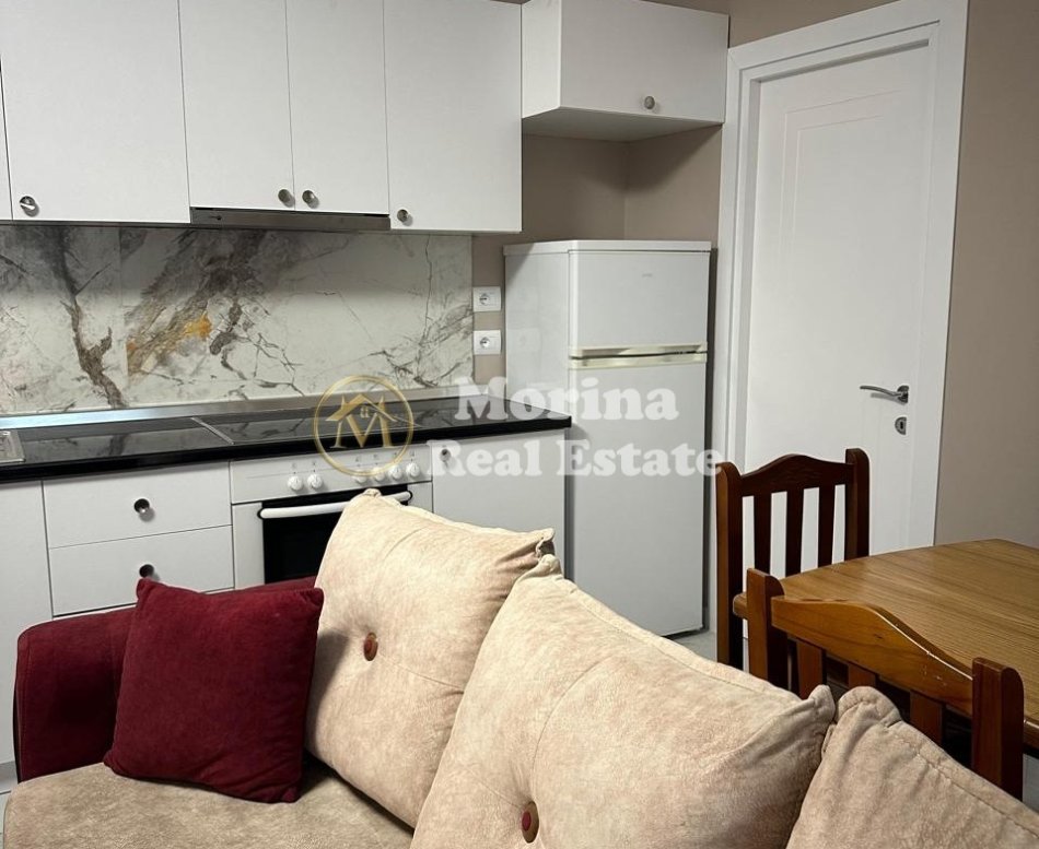Tirane, jepet me qera shtepi 1+1 Kati 1, 60 m² 400 € (Sanatoriumi)