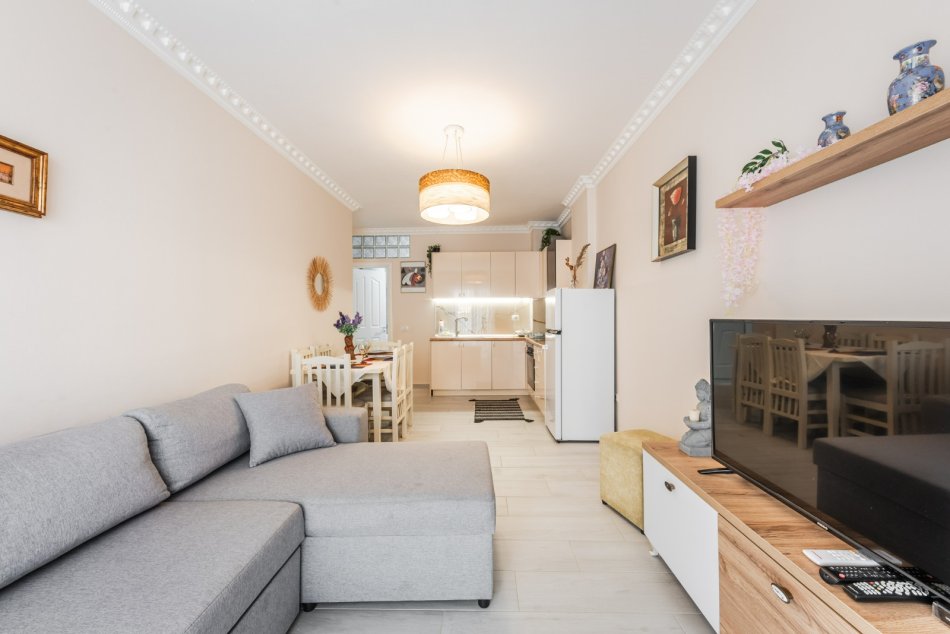 Durres, jepet me qera apartament 1+1+Aneks+Ballkon Kati 4, 70 m² 500 € (Qerret)