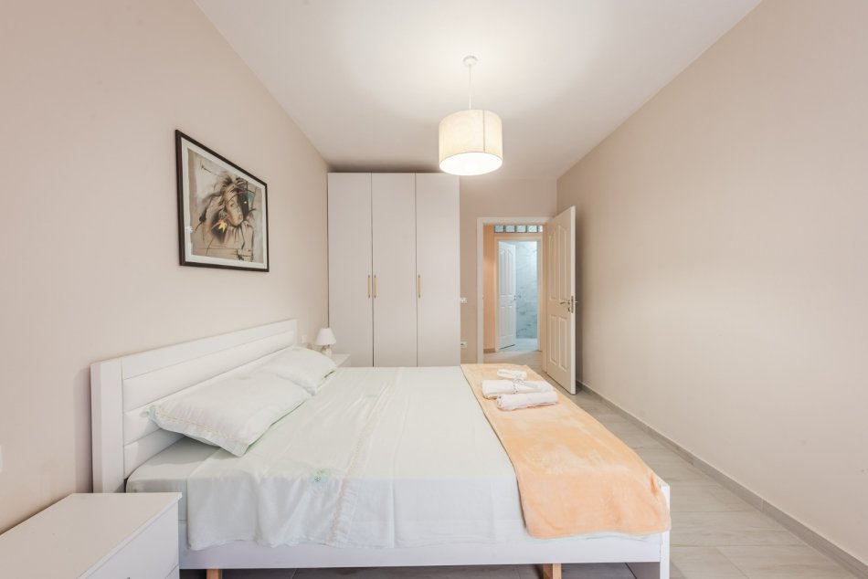 Durres, jepet me qera apartament 1+1+Aneks+Ballkon Kati 4, 70 m² 500 € (Qerret)