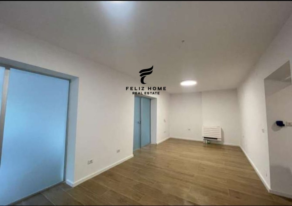 Tirane, jepet me qera dyqan Kati 1, 70 m² 600 € (DON BOSKO)