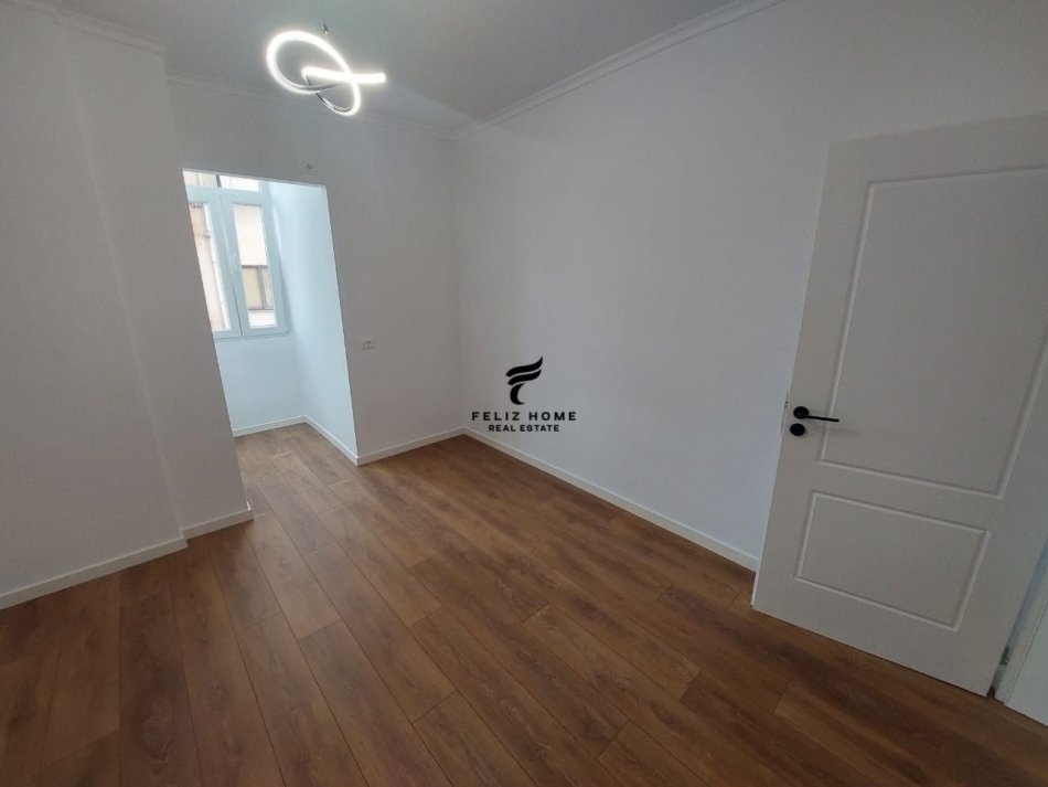 Tirane, shitet apartament 2+1+Ballkon Kati 5, 90 m² 185.000 € (MEDRESEJA)