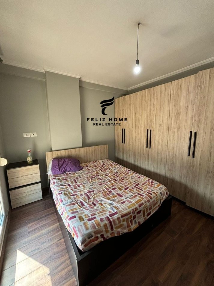 Tirane, jepet me qera apartament 1+1+Ballkon Kati 2, 50 m² 600 € (ZOGU I ZI)