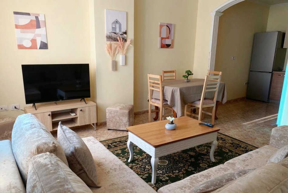 Tirane, jepet me qera apartament 2+1+Ballkon Kati 9, 90 m² 700 € (Stacioni i Trenit)