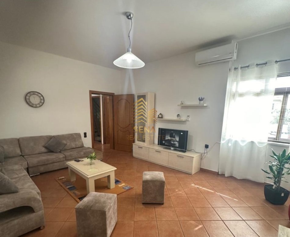 Tirane, jepet me qera Vile 2+1 Kati 2, 100 m² 600 € (Rruga Dhimiter Kamarda)