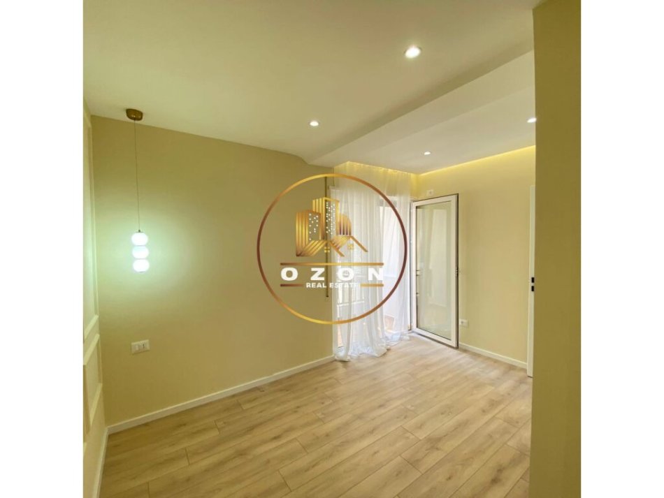 Super Apartament për Shitje tek Mbikalimi i Komunës së Parisit!