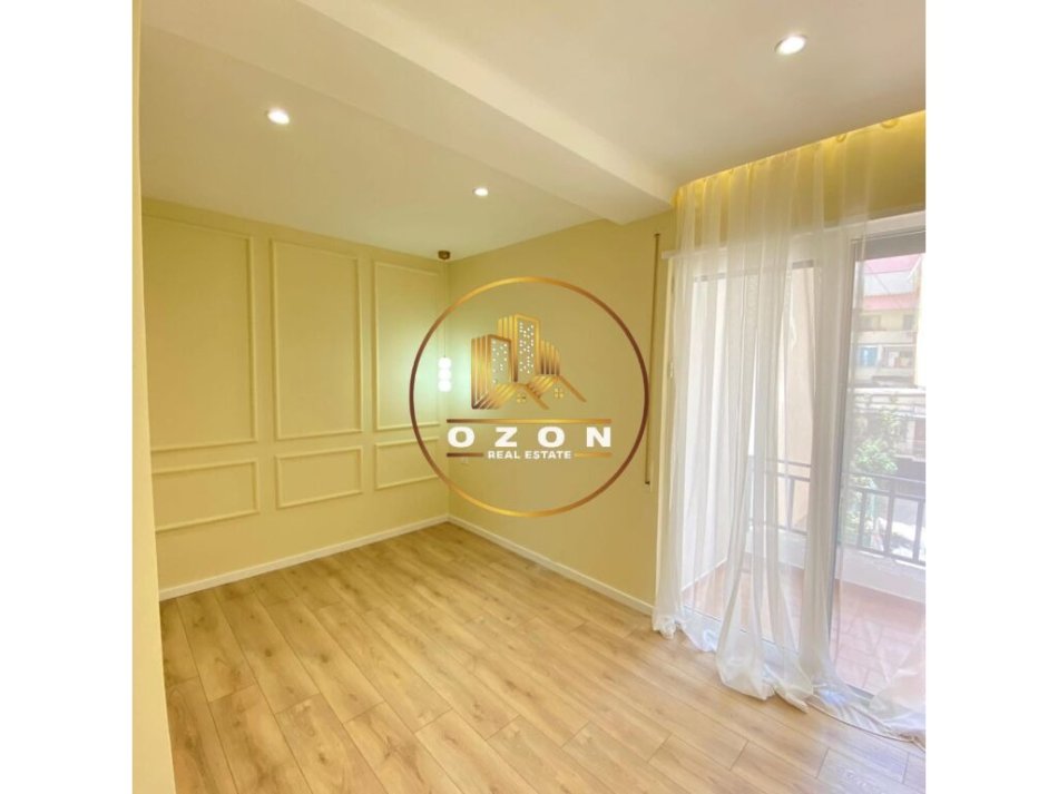 Super Apartament për Shitje tek Mbikalimi i Komunës së Parisit!